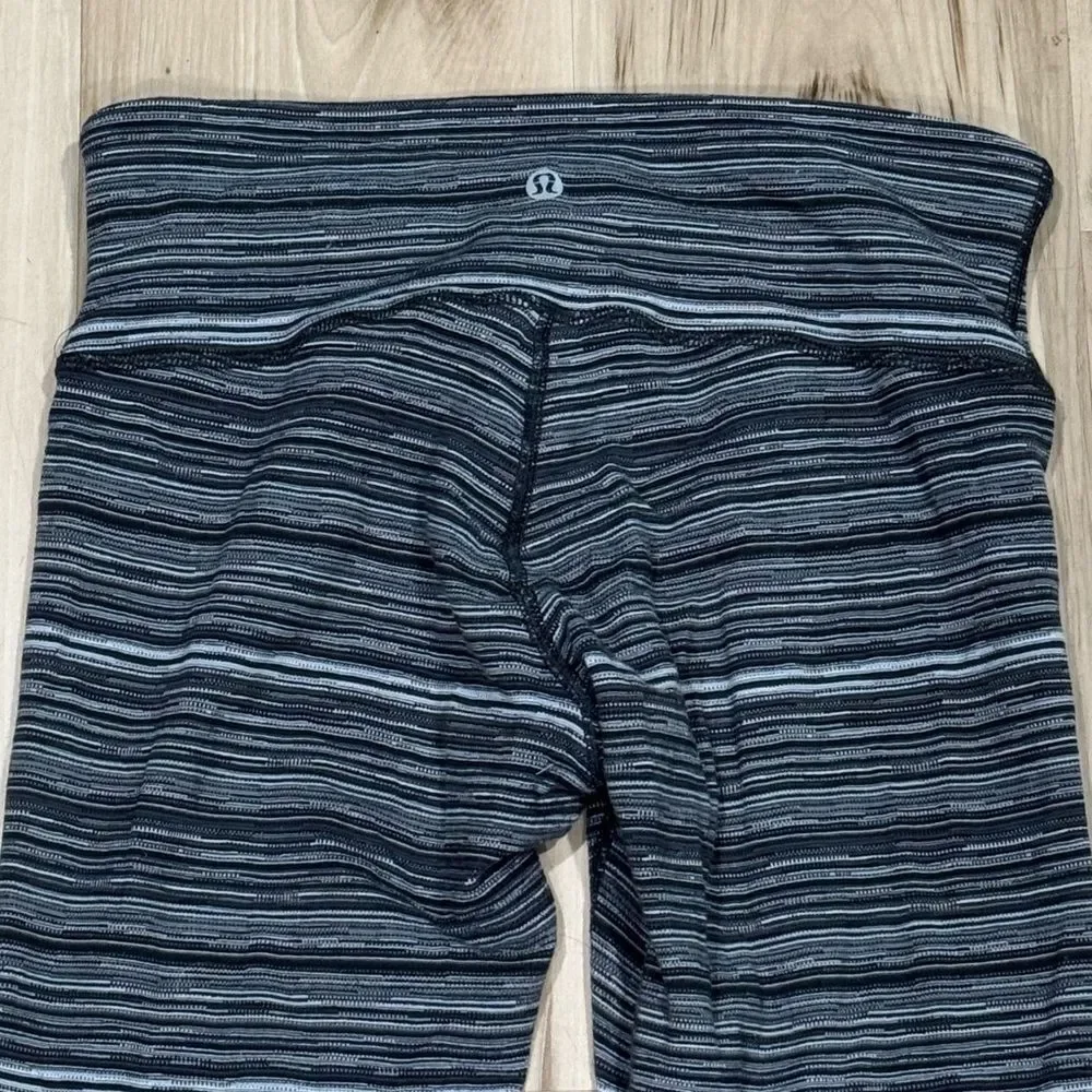 Lululemon Grey Striped Chaturanga Leggings Women’s 6